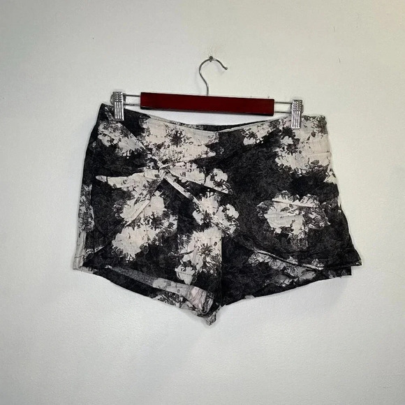 Free People Wrap Front Shorts Women's Size Small Linen Blend Casual Summer Short - Picture 1 of 3